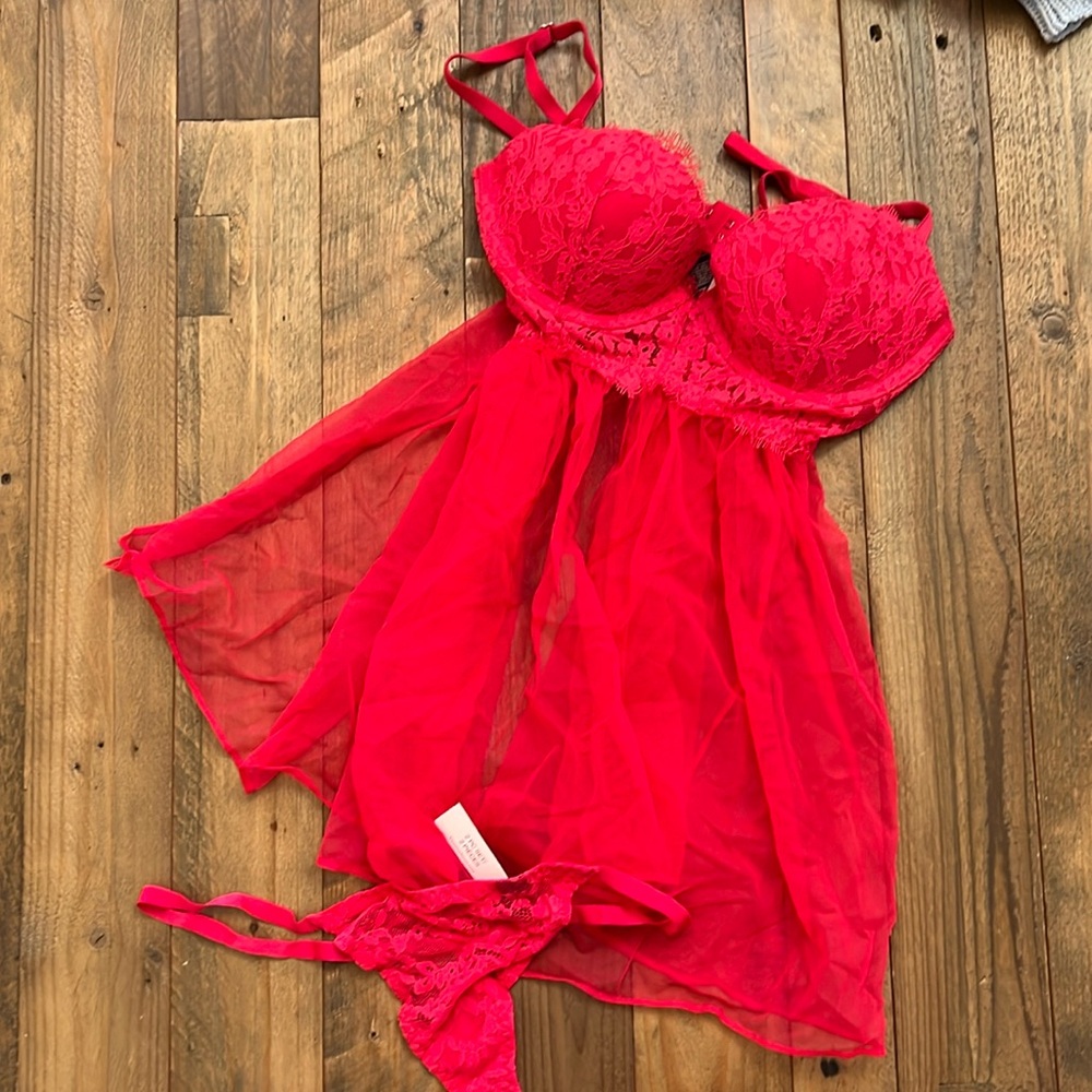 NWT Victoria Secret red lace babydoll set